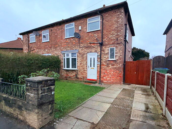 3 Bedroom Semi Detached House For Sale In Windermere Road, Stockport, SK1