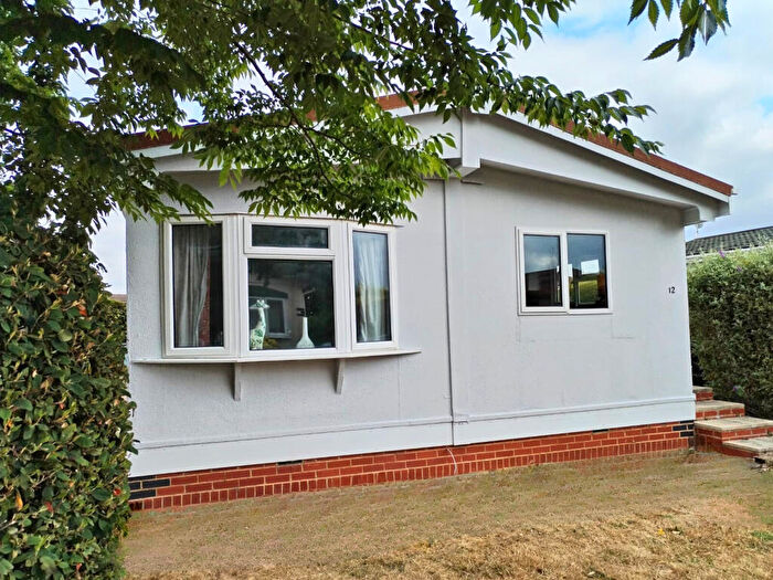 2 Bedroom Park Home For Sale In Ipswich, Suffolk, IP7