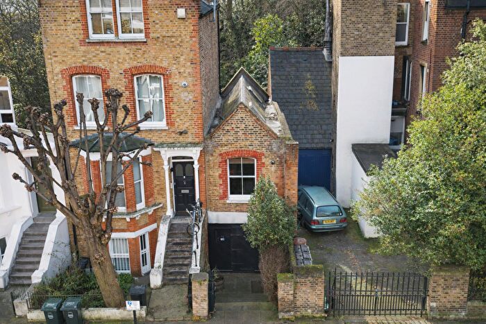 1 Bedroom House For Sale In Sandringham Road, London, E8