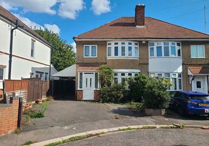 3 Bedroom Semi-detached House For Sale In Marianne Close, Southampton, SO15