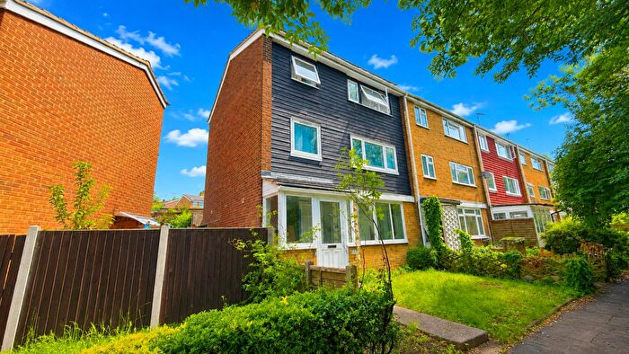 5 Bedroom House To Rent In Valleyside, Hemel Hempstead, HP1
