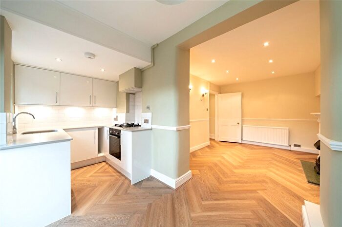 1 Bedroom Flat To Rent In Disraeli Road, London, SW15