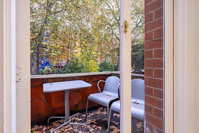 1 Bedroom Flat To Rent In Lower Sloane Street, London, SW1W