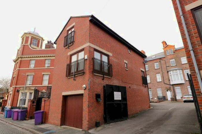 4 Bedroom Detached House To Rent In Upper Hampton Street, Liverpool, L8