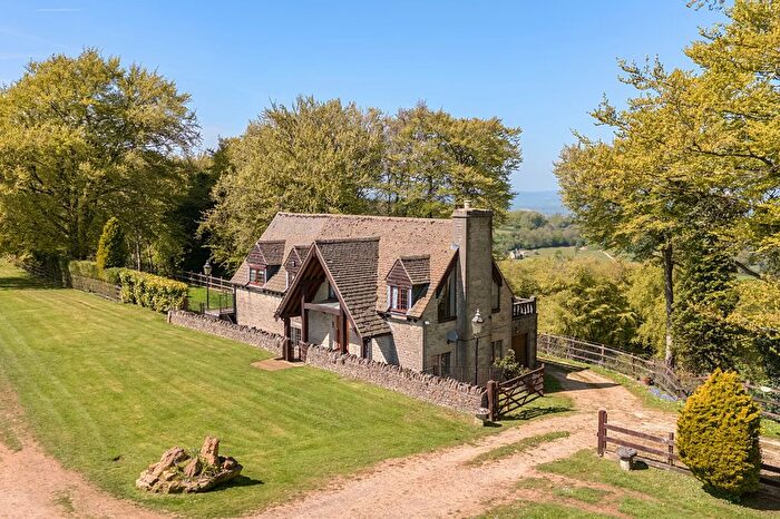 3 Bedroom Detached House For Sale In Painswick Beacon, Stroud, GL6
