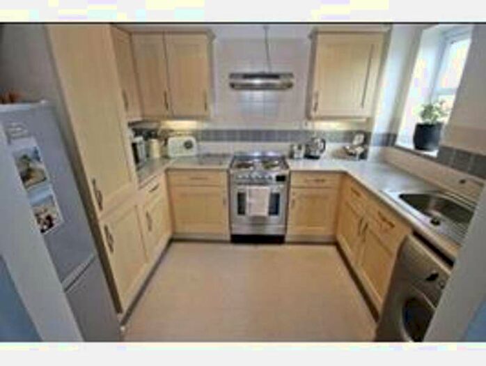1 Bedroom Apartment To Rent In Lamb Close, Northolt UB5