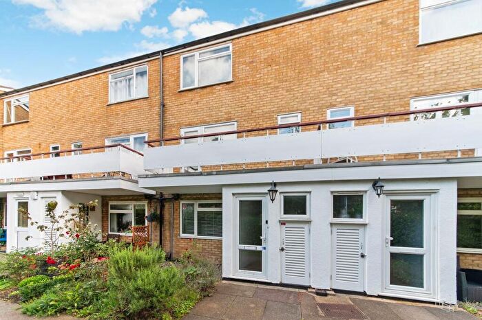 4 Bedroom Terraced House For Sale In Woodmansterne Lane, Banstead, SM7