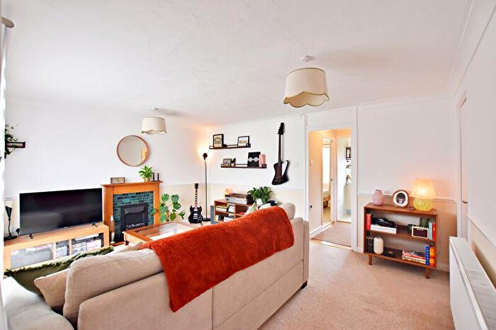 1 Bedroom Flat For Sale In Hawthorn Chase, Lincoln, LN2