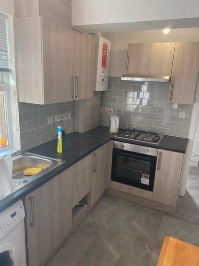 5 Bedroom Maisonette To Rent In Kimberley Road, London, N18