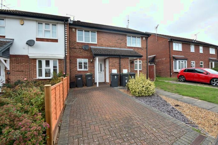 2 Bedroom Terraced House To Rent In Spayne Close, Luton, Bedfordshire, LU3