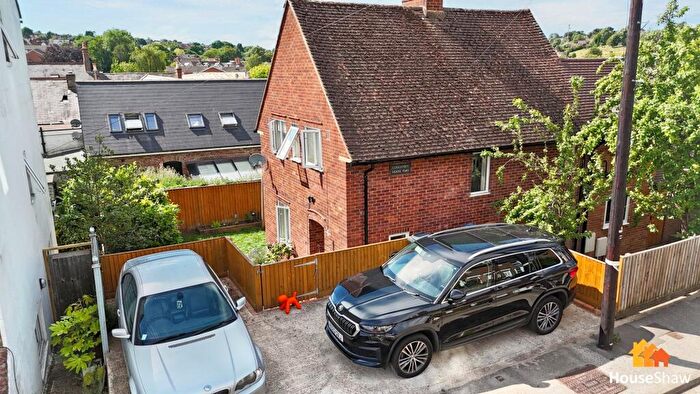 3 Bedroom Detached House For Sale In Gladstone Road, Chesham, HP5