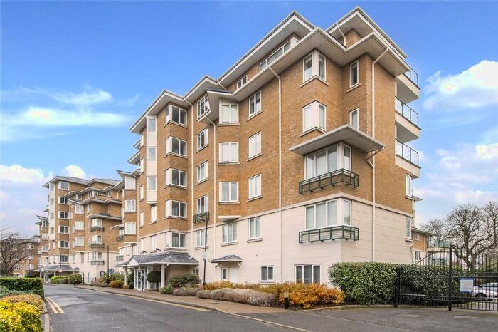 3 Bedroom Flat To Rent In Birchgrove House, Strand Drive, TW9