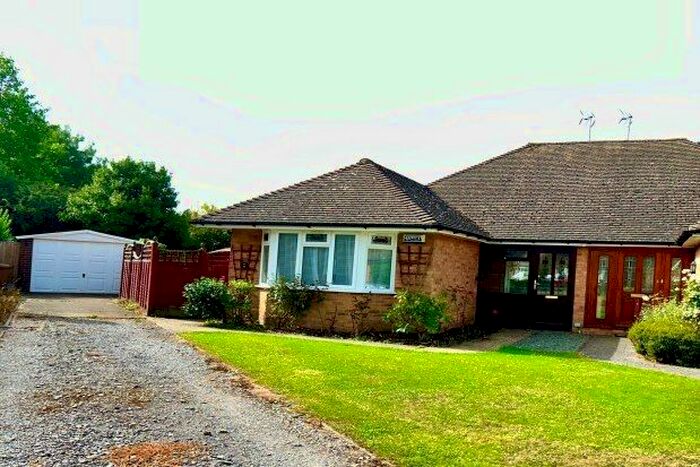 2 Bedroom Bungalow To Rent In Derwent Drive, Tunbridge Wells, TN4
