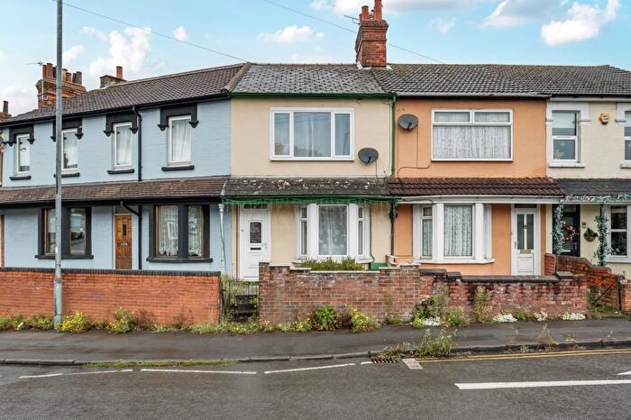 3 Bedroom Terraced House For Sale In Wootten Bassett Road, Swindon, SN1
