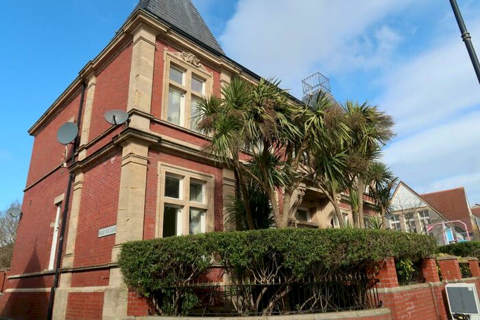 1 Bedroom Flat To Rent In BelleVue Court, Albert Road, Penarth, CF64