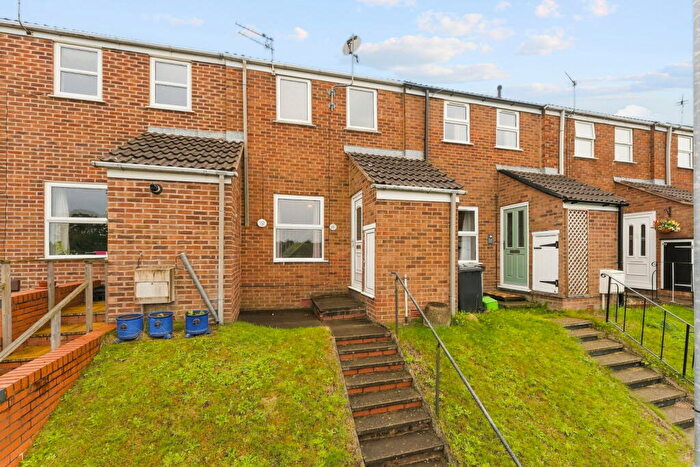 2 Bedroom Terraced House For Sale In Tarn Mount, Macclesfield, SK11