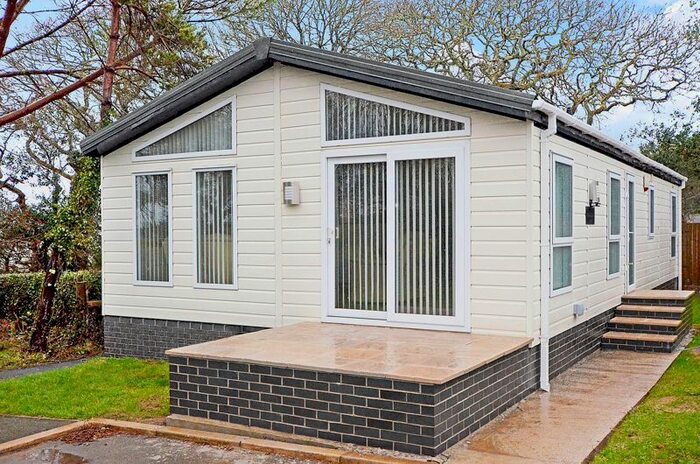 2 Bedroom Bungalow For Sale In Playing Place, Truro, TR3