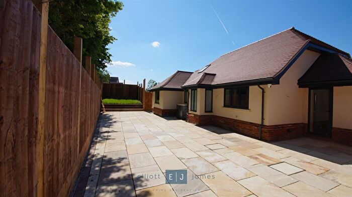 2 Bedroom Detached Bungalow To Rent In Manor Farm, Mott Street, High Beech, IG10