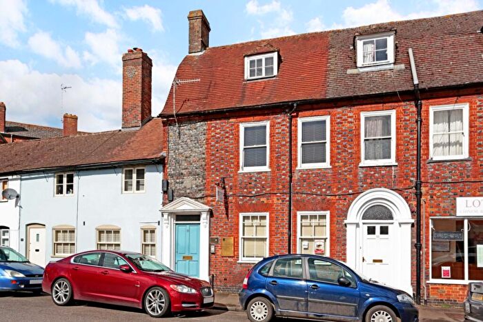 2 Bedroom Flat To Rent In The Parade Marlborough, SN8