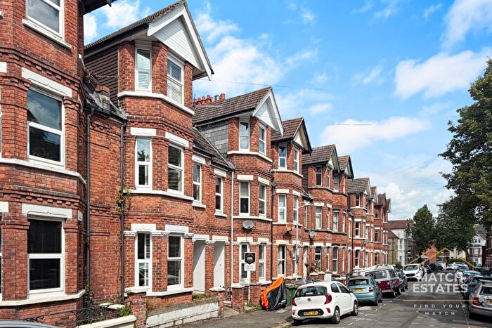 2 Bedroom Duplex For Sale In Radnor Park Crescent, Folkestone, Kent, CT19