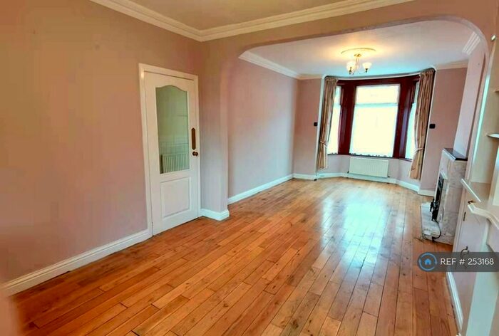 3 Bedroom Terraced House To Rent In South Norwood, London, SE25
