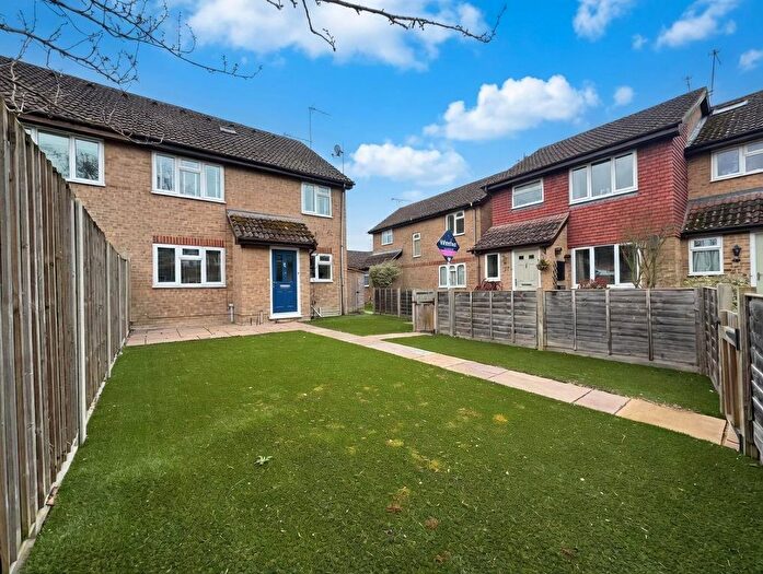 2 Bedroom Semi Detached House To Rent In Netherhouse Moor, Fleet, GU51