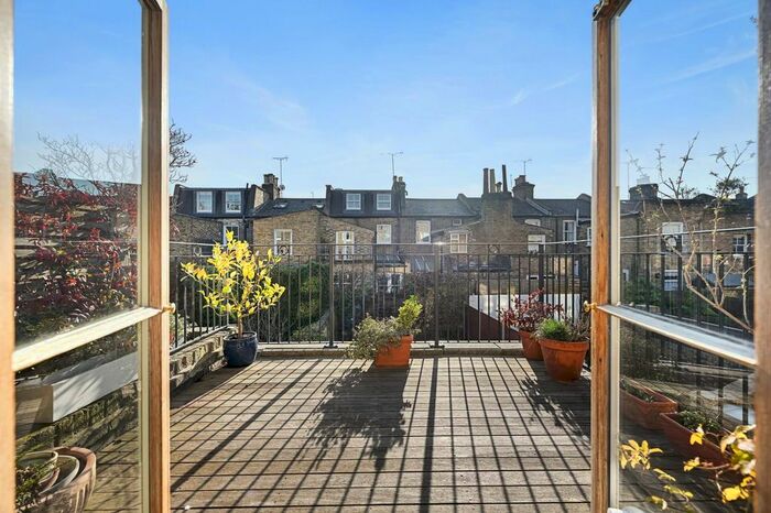 1 Bedroom Flat To Rent In Irving Road, London, W14