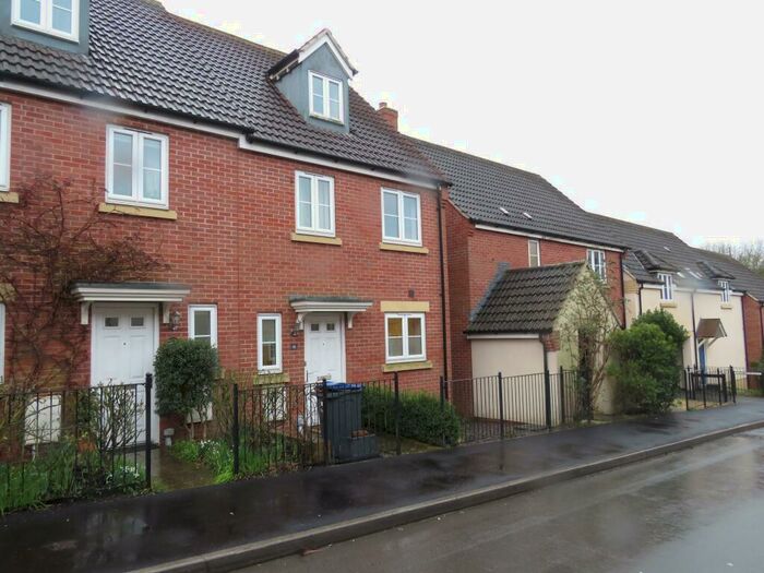 3 Bedroom House To Rent In Coppice Close, Chippenham, SN15