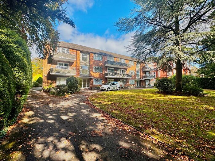 2 Bedroom Flat To Rent In Portarlington Road, Westbourne - Water Rates Included, BH4