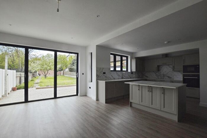 5 Bedroom House To Rent In Hollybush Hill, London, E11