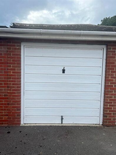 Garage / Parking To Rent In York Close, Christchurch, Dorset, BH23