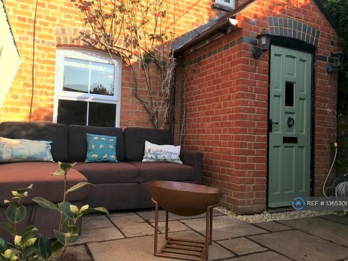 3 Bedroom Semi-Detached House To Rent In High Street, Kintbury, Hungerford, RG17