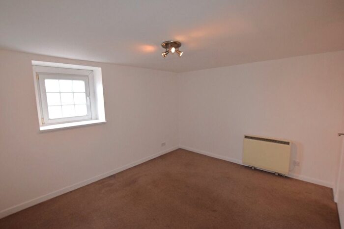 2 Bedroom Flat To Rent In Couper Street, Leith, Edinburgh, EH6