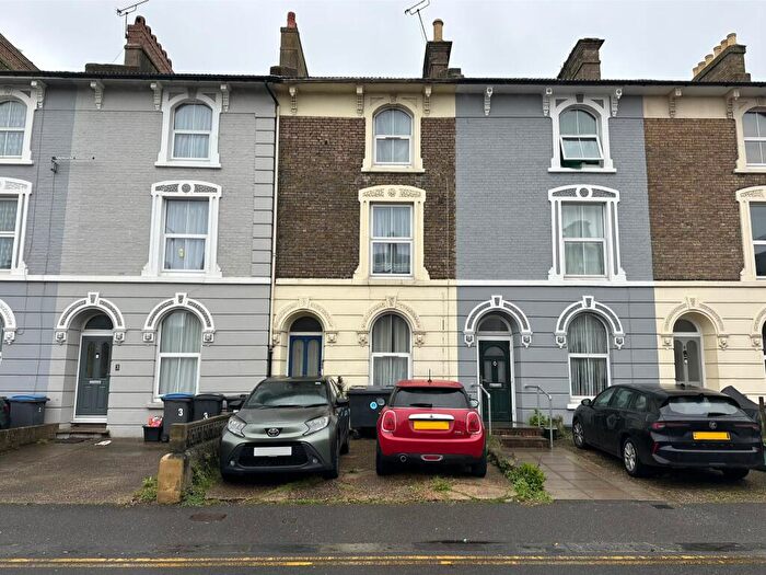 Studio To Rent In Park Street, Dover, CT16