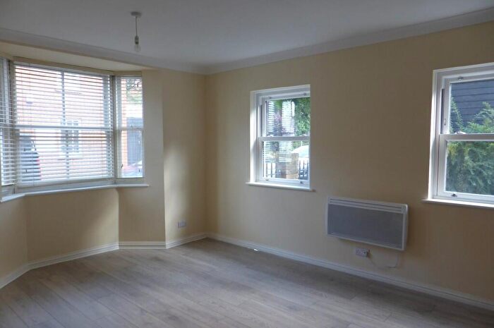 1 Bedroom Flat To Rent In High Street, Ewell, KT17