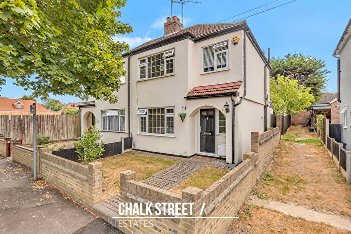 3 Bedroom Semi-Detached House For Sale In Bruce Avenue, Hornchurch, RM12