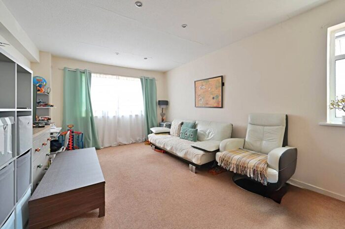 1 Bedroom Flat For Sale In Buckingham Road, Harrow, HA1