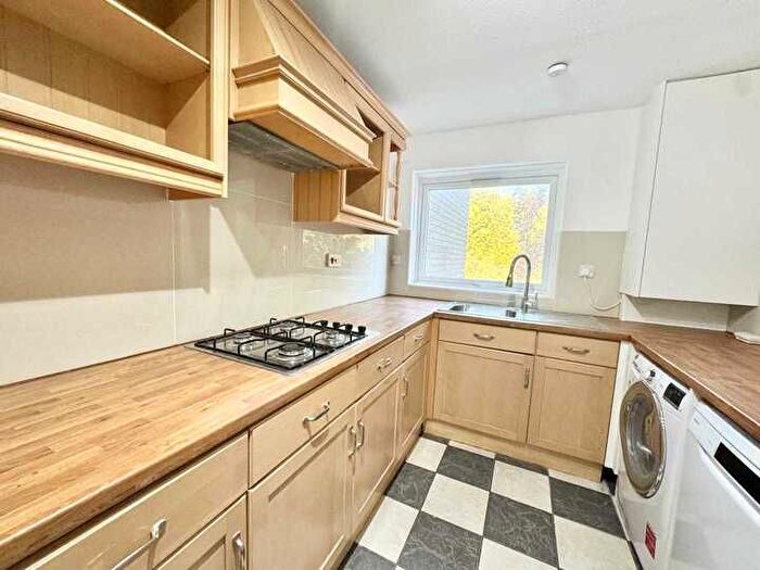 3 Bedroom Flat To Rent In Brockham Court, Bonchurch Close, SM2