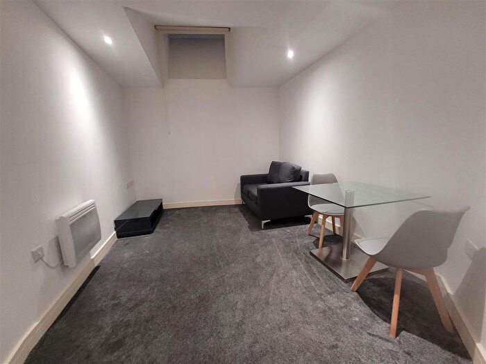 1 Bedroom Flat To Rent In Vicar Lane, Bradford, BD1