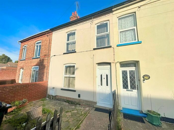 3 Bedroom Terraced House To Rent In Brooklands Road, Bletchley, Milton Keynes, MK2