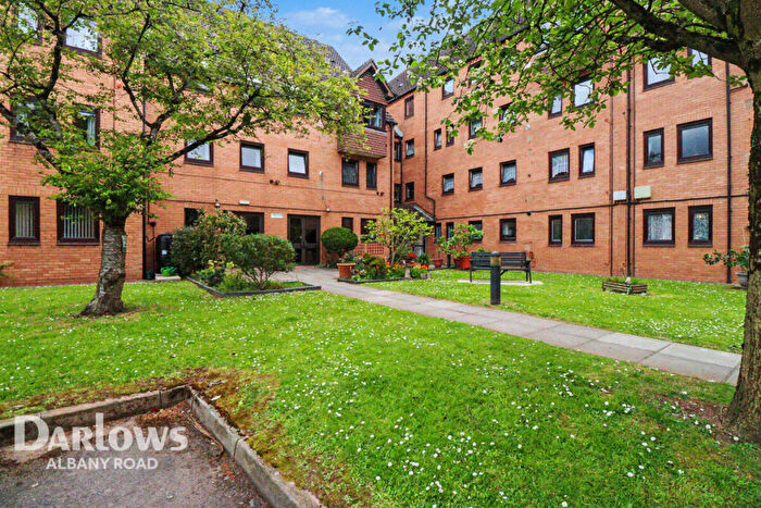 2 Bedroom Flat For Sale In Wordsworth Avenue, Cardiff, CF24