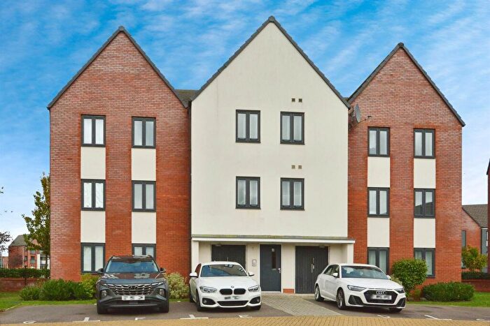 2 Bedroom Flat For Sale In Cicero Crescent, Fairfields, Milton Keynes, MK11