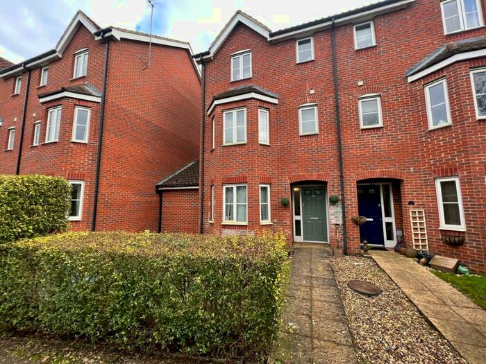 4 Bedroom Town House To Rent In Water Meadow Way, Downham Market, PE38