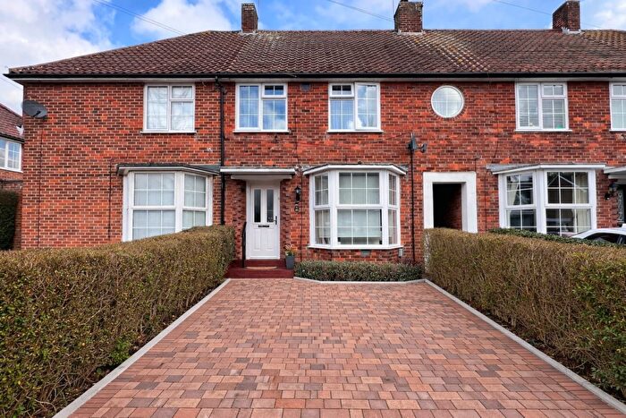 3 Bedroom Terraced House For Sale In Springfields, Welwyn Garden City, AL8