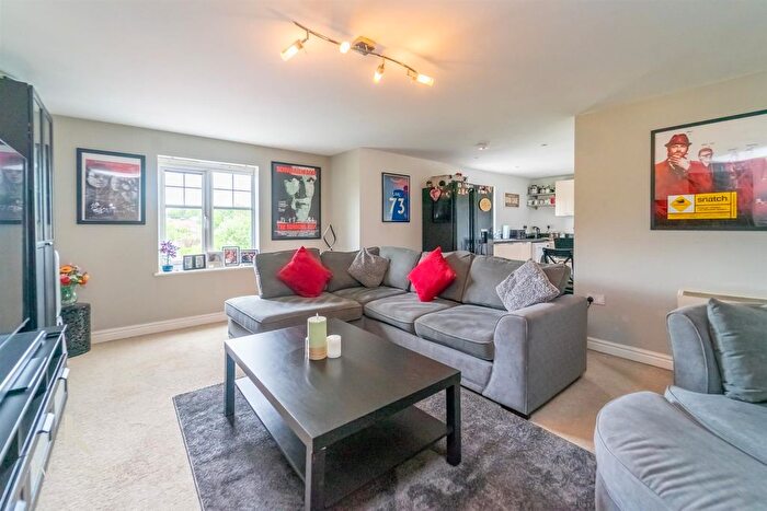 2 Bedroom Flat For Sale In Clayton Fold, Burnley, BB12