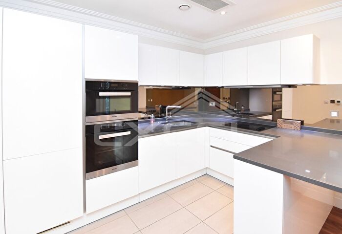 3 Bedroom Flat To Rent In Lakeside Drive, Park Royal, NW10