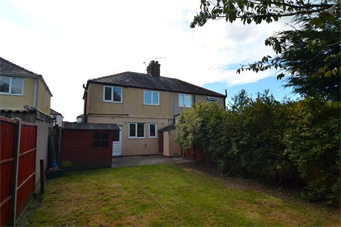 2 Bedroom Semi-Detached House For Sale In Glenwood Close, Little Sutton, Cheshire, CH66