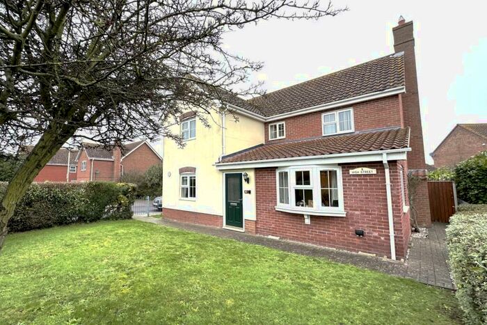 4 Bedroom Detached House For Sale In High Street, Kessingland, NR33