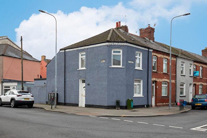 3 Bedroom Terraced House For Sale In North Clive Street, Cardiff, CF11