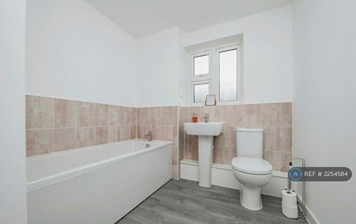 2 Bedroom Flat To Rent In Barcro Square, Colchester, CO1